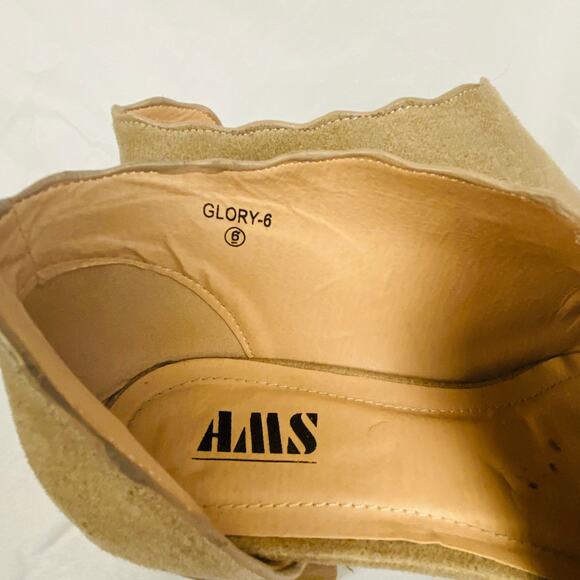AMS Glory Faux Suede Beige D'Orsay Bootie Scalloped Trim Size 6 - Picture 7 of 7